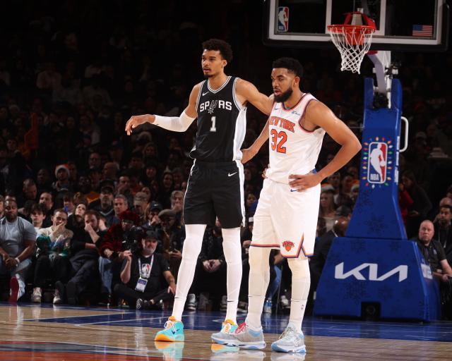 圣诞大战首秀轰42分18篮板 文班亚马无愧外星生物