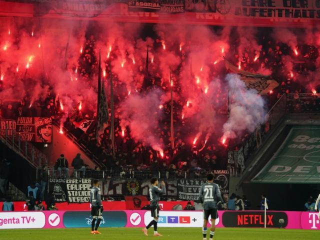 开云体育APP下载-半季罚款44万欧，德足协重拳整治法兰克福助威乱象